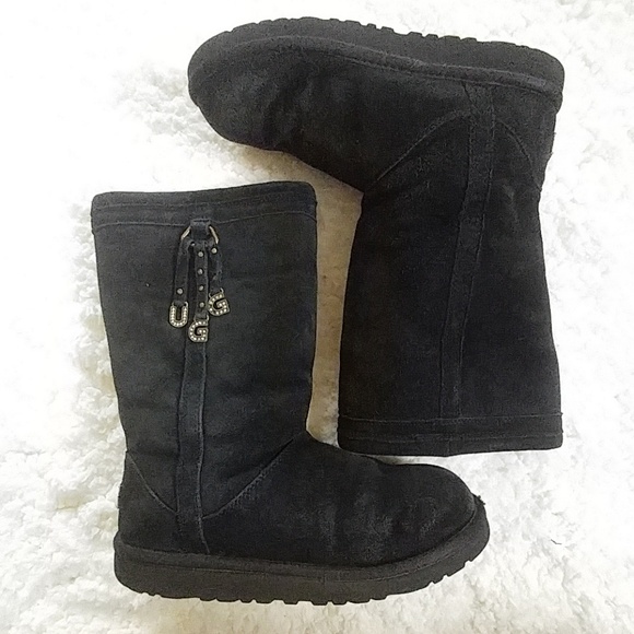 black ugg boots size 5